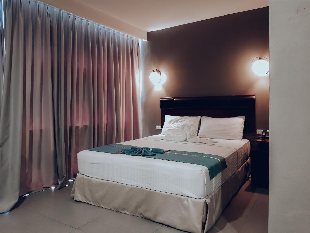 Dosi Hotel Ph Talisay  Exterior photo