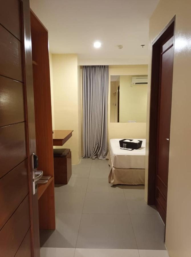 Dosi Hotel Ph Talisay  Exterior photo