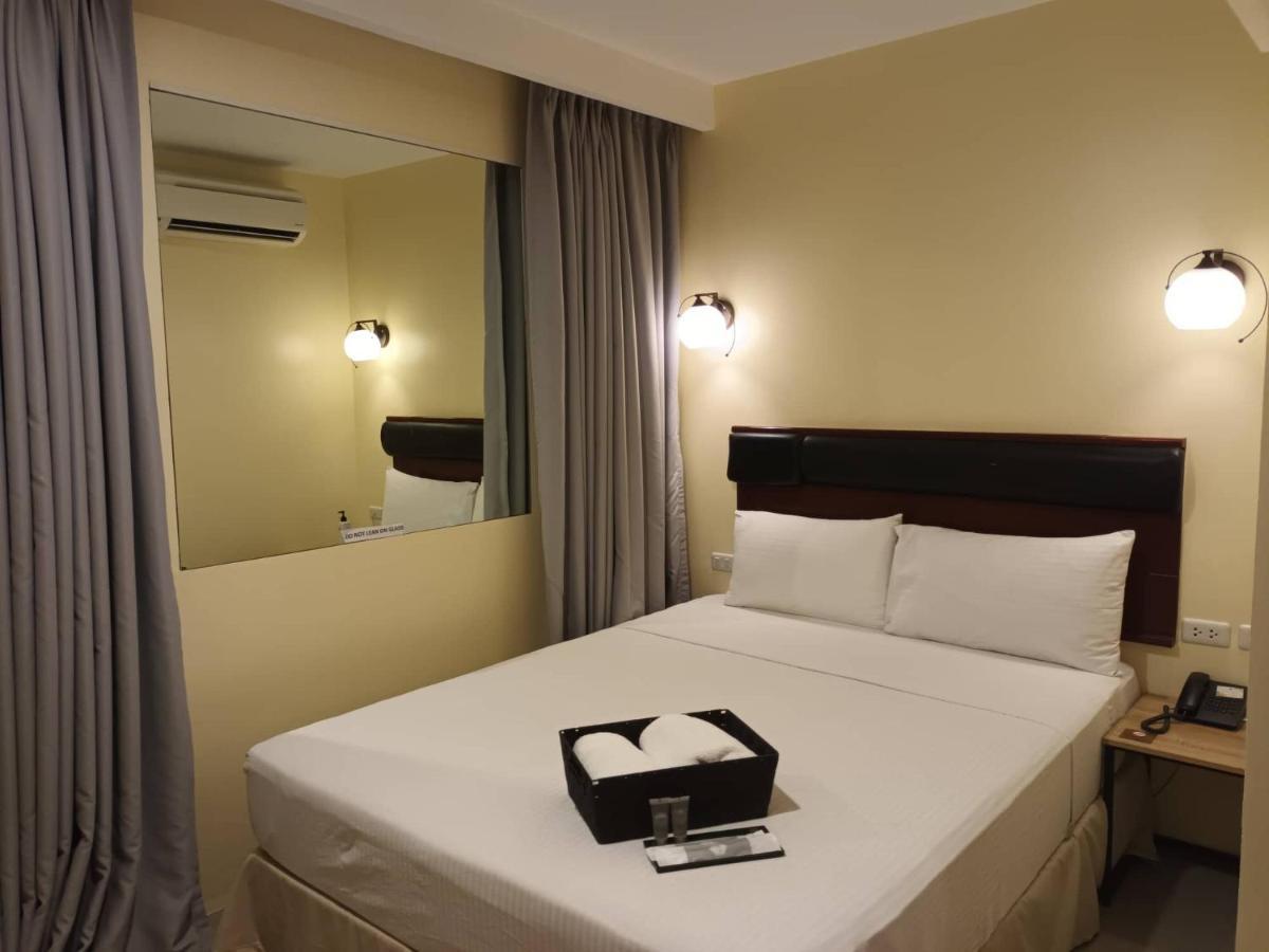 Dosi Hotel Ph Talisay  Exterior photo