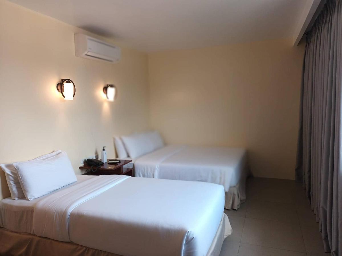 Dosi Hotel Ph Talisay  Exterior photo
