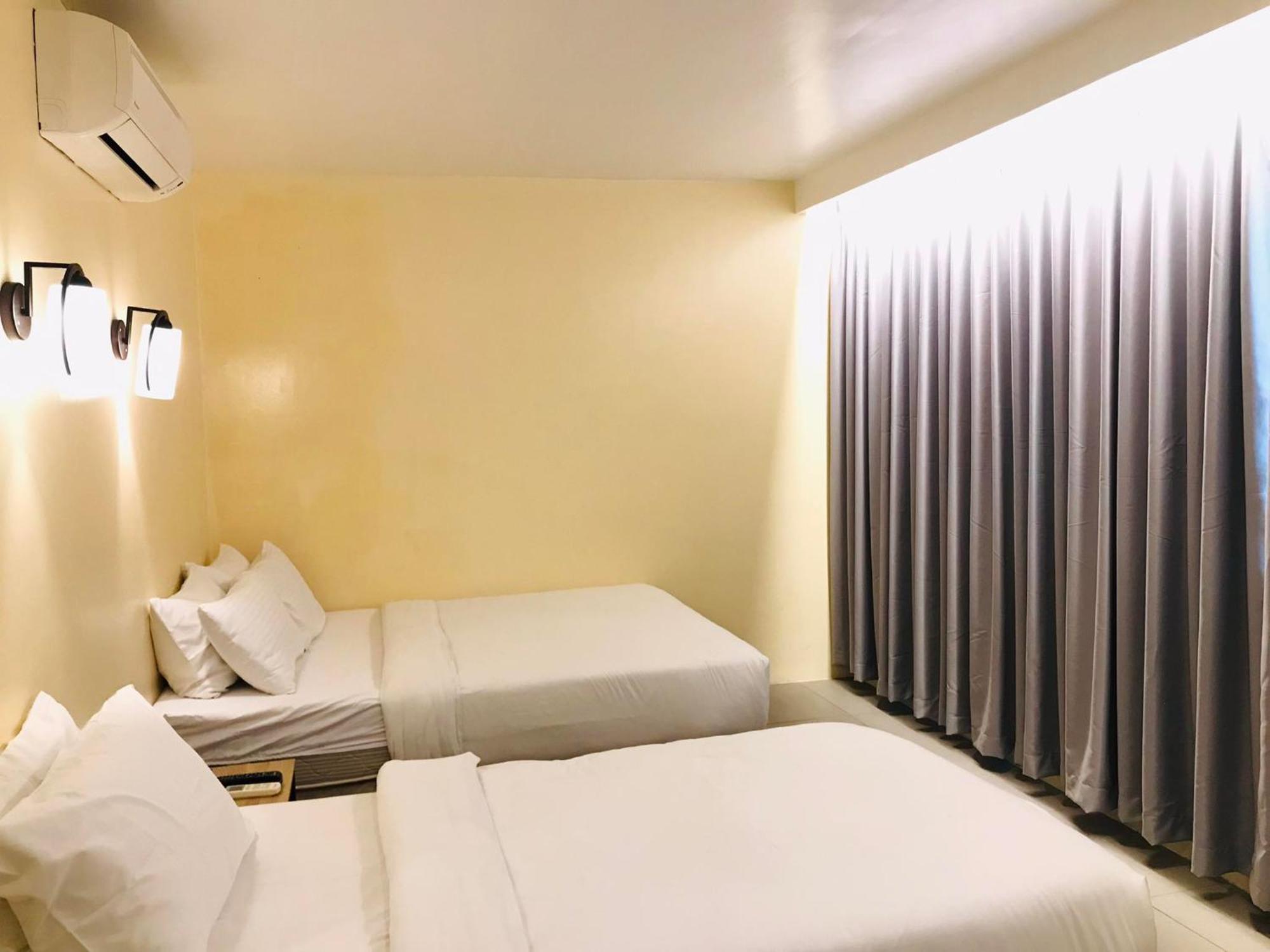 Dosi Hotel Ph Talisay  Exterior photo